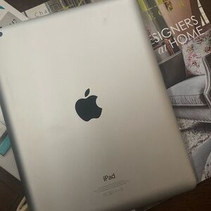 Apple Silver iPad Sleek Design Premium Materials